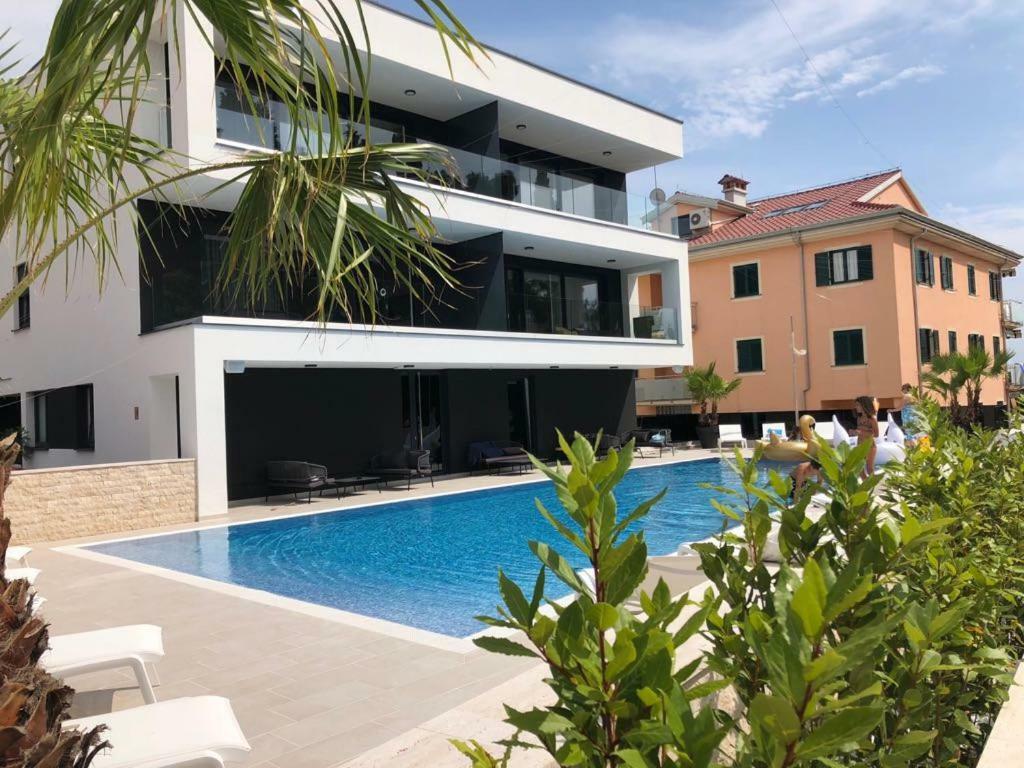 Luxury Apartments Magali 2 Rovinj Exterior photo