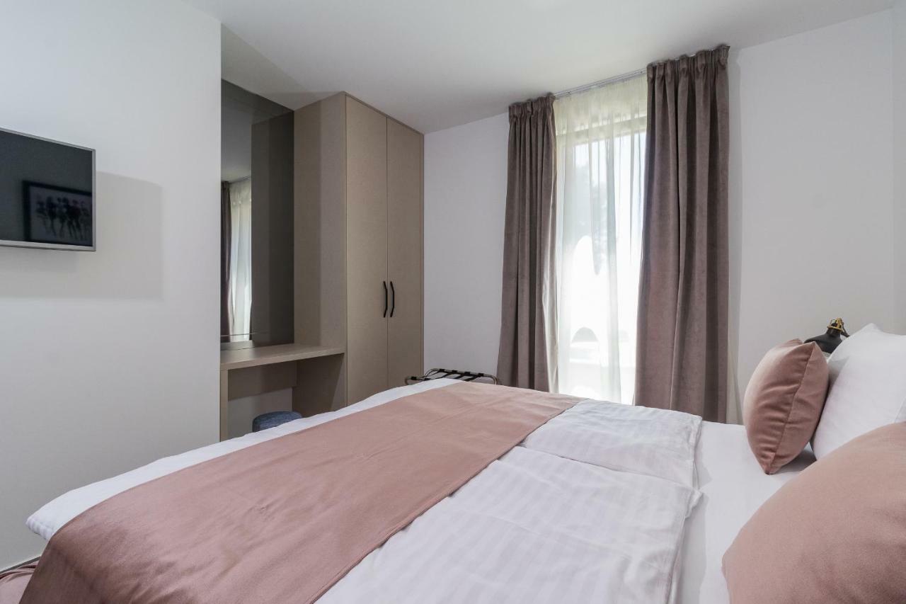 Luxury Apartments Magali 2 Rovinj Exterior photo