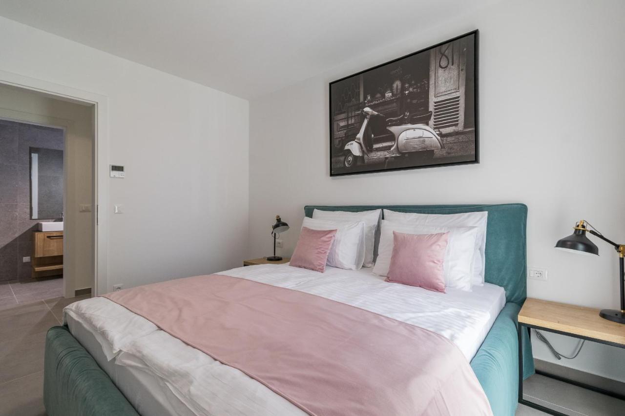 Luxury Apartments Magali 2 Rovinj Exterior photo